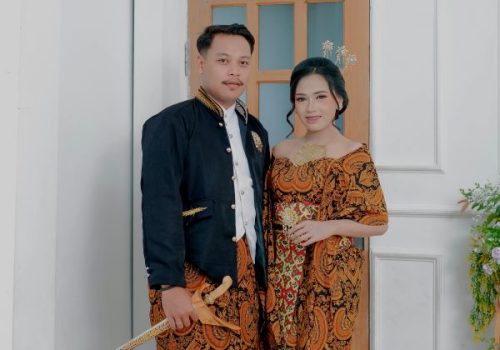 Dewi Amin 17