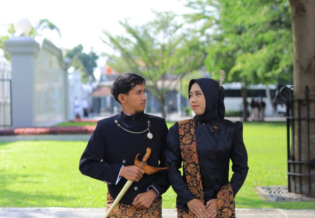 Ratna Ningrat (1)